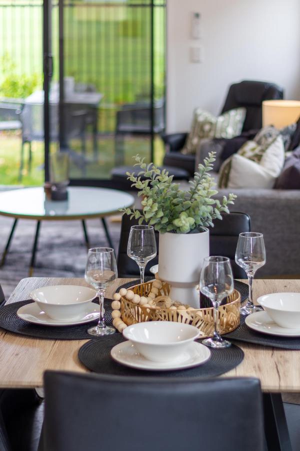 Peaceful Park View Townhouse 2 Bed W/Carpark Apartment Christchurch Luaran gambar