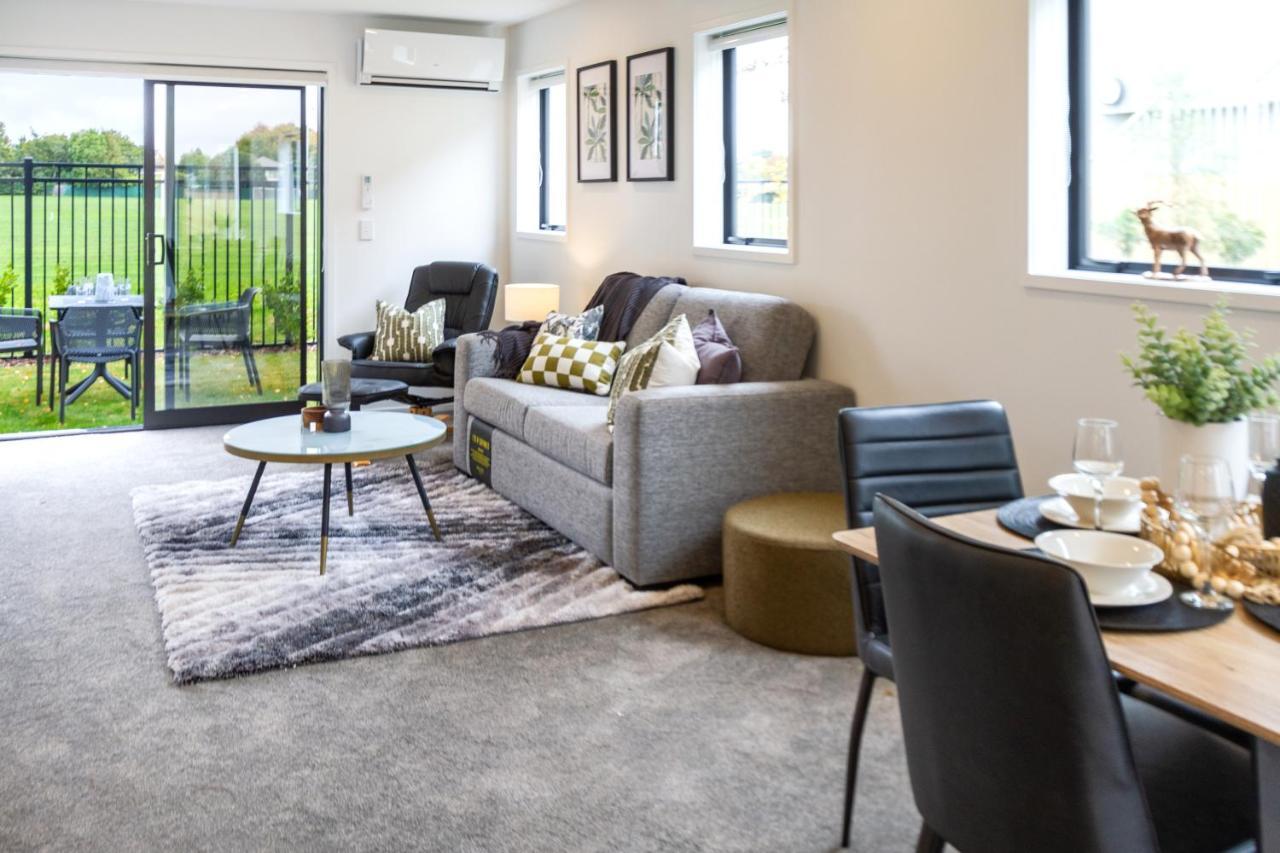Peaceful Park View Townhouse 2 Bed W/Carpark Apartment Christchurch Luaran gambar