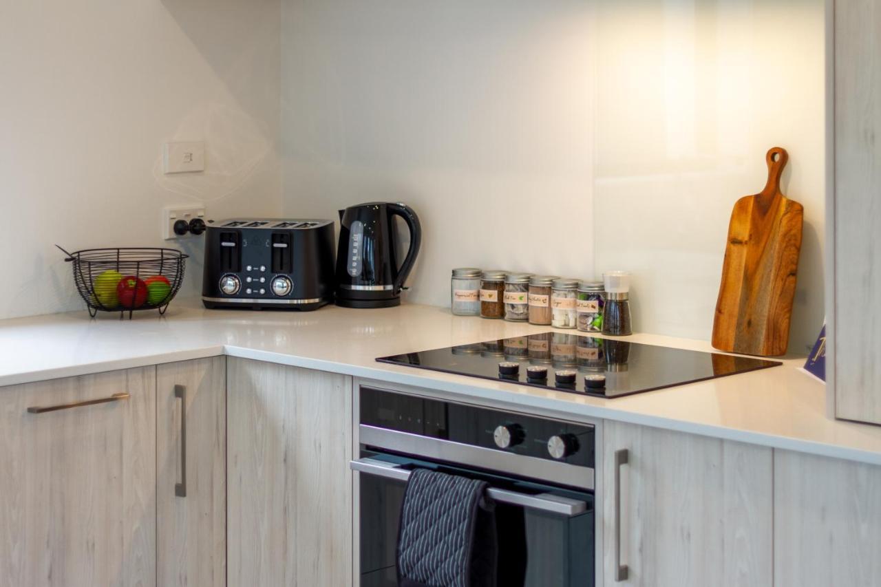Peaceful Park View Townhouse 2 Bed W/Carpark Apartment Christchurch Luaran gambar